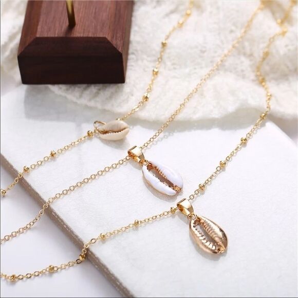 Marvelous Triple Layer Cowrie Shell Necklace (H3) - Picture 3 of 8